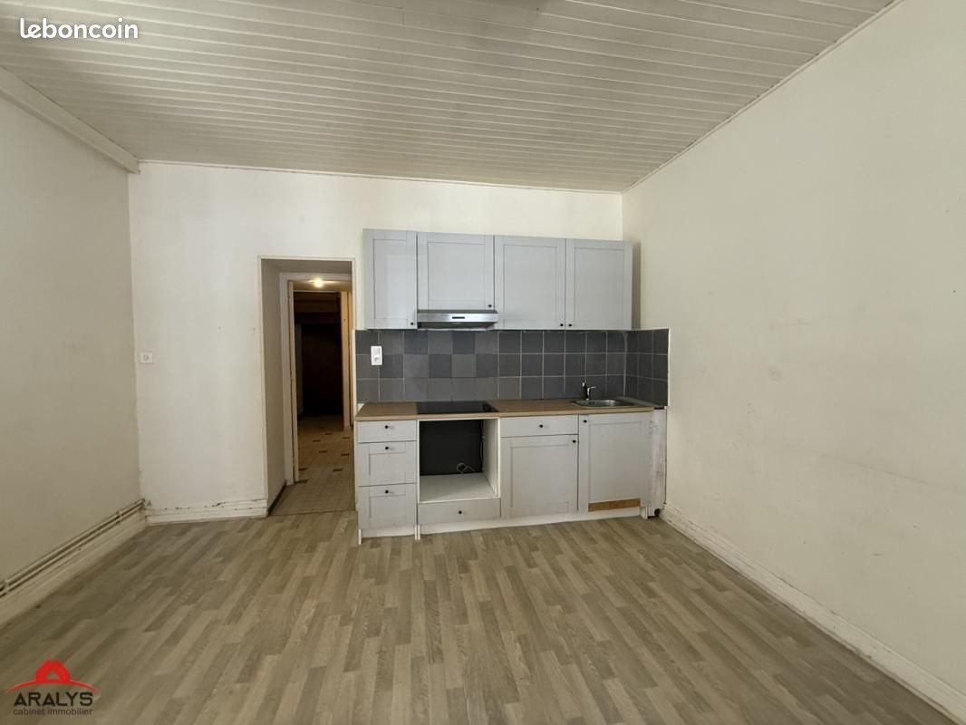 Maison à vendre, 105m², Saint-Martin-d'Estréaux