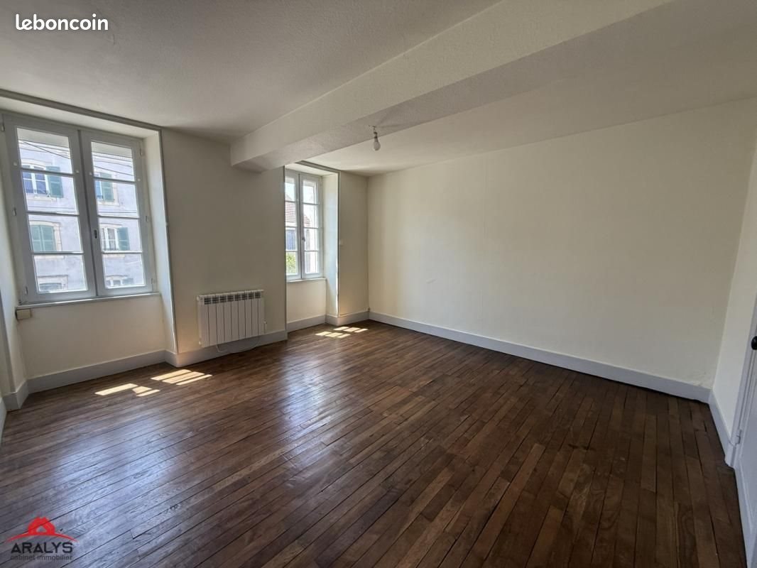 Maison à vendre, 105m², Saint-Martin-d'Estréaux