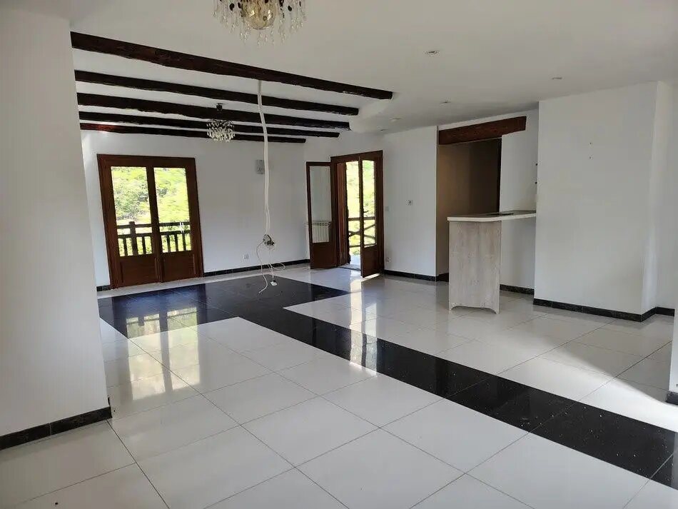 Appartement à louer, 130m², Saint-Martin-Vésubie