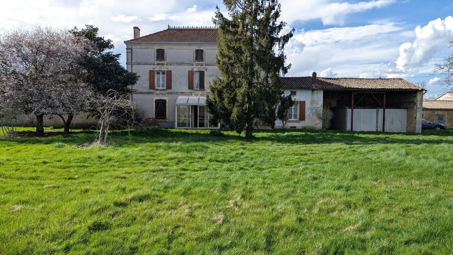 Maison à vendre, 173m², Aigondigné