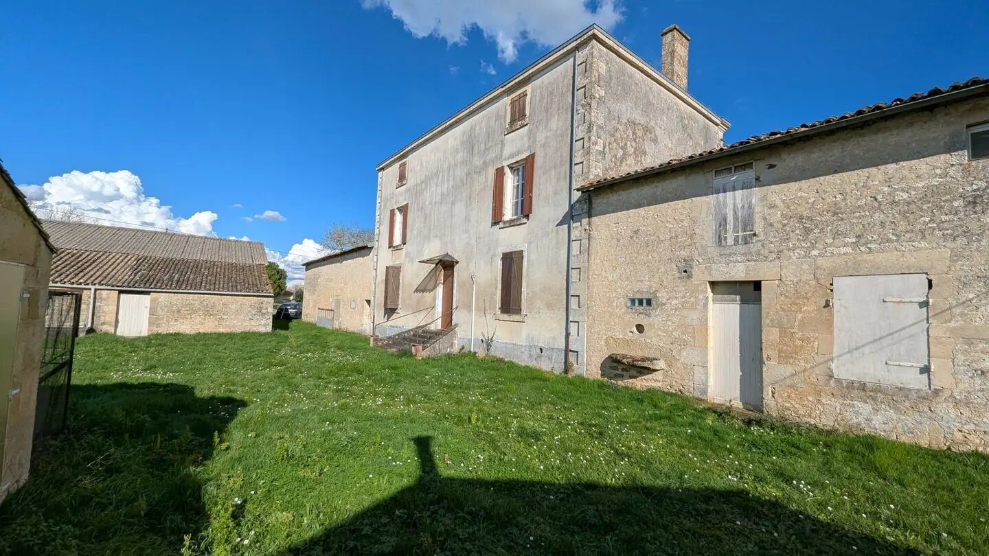 Maison à vendre, 173m², Aigondigné