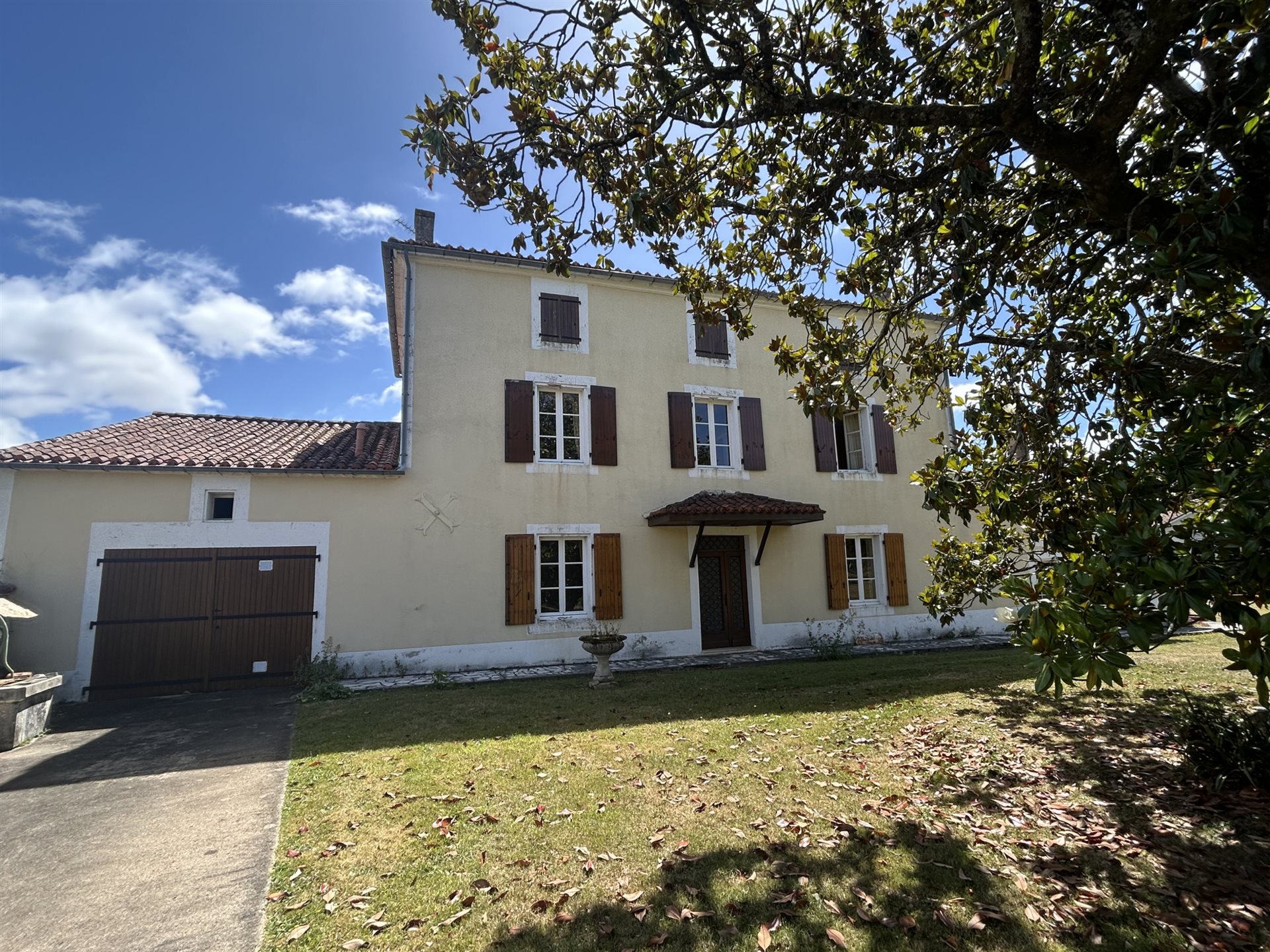 Maison à vendre, 159m², Chasseneuil-sur-Bonnieure