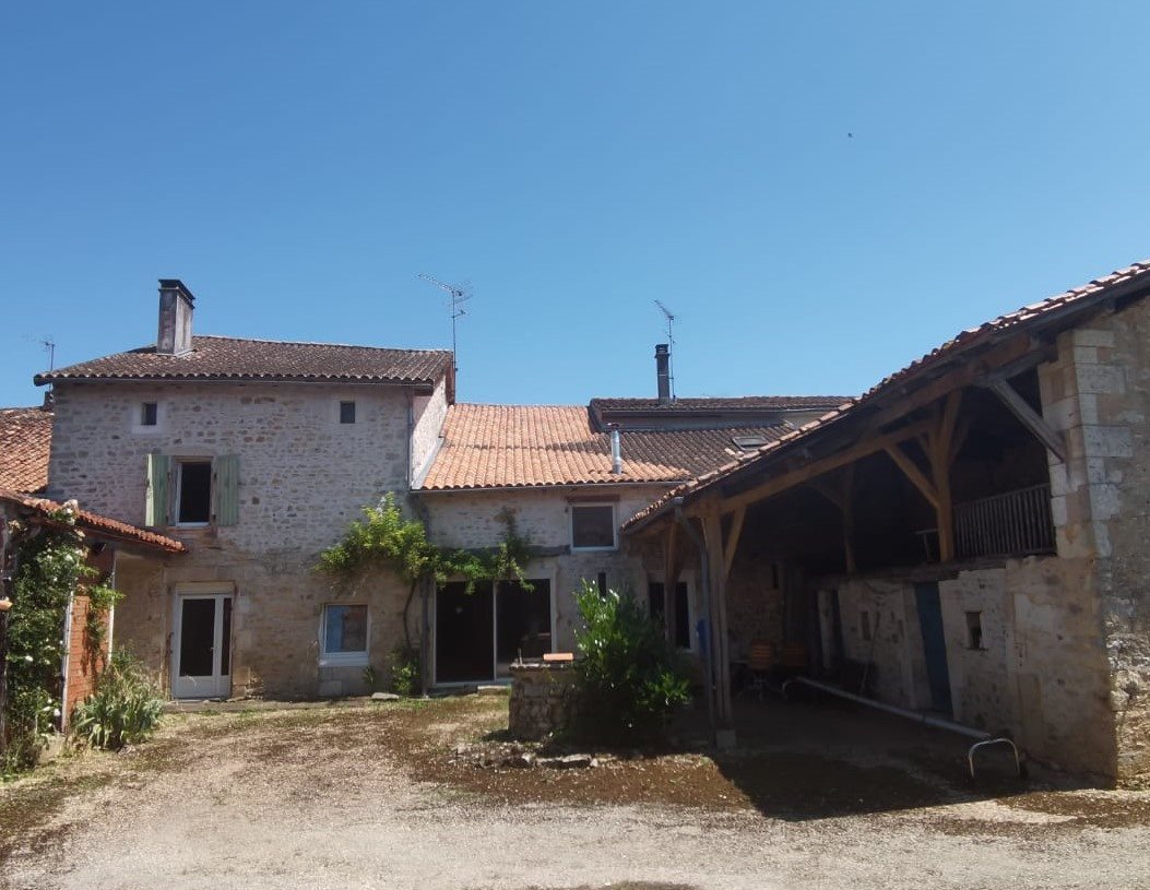 Maison à vendre, 286m², Chasseneuil-sur-Bonnieure
