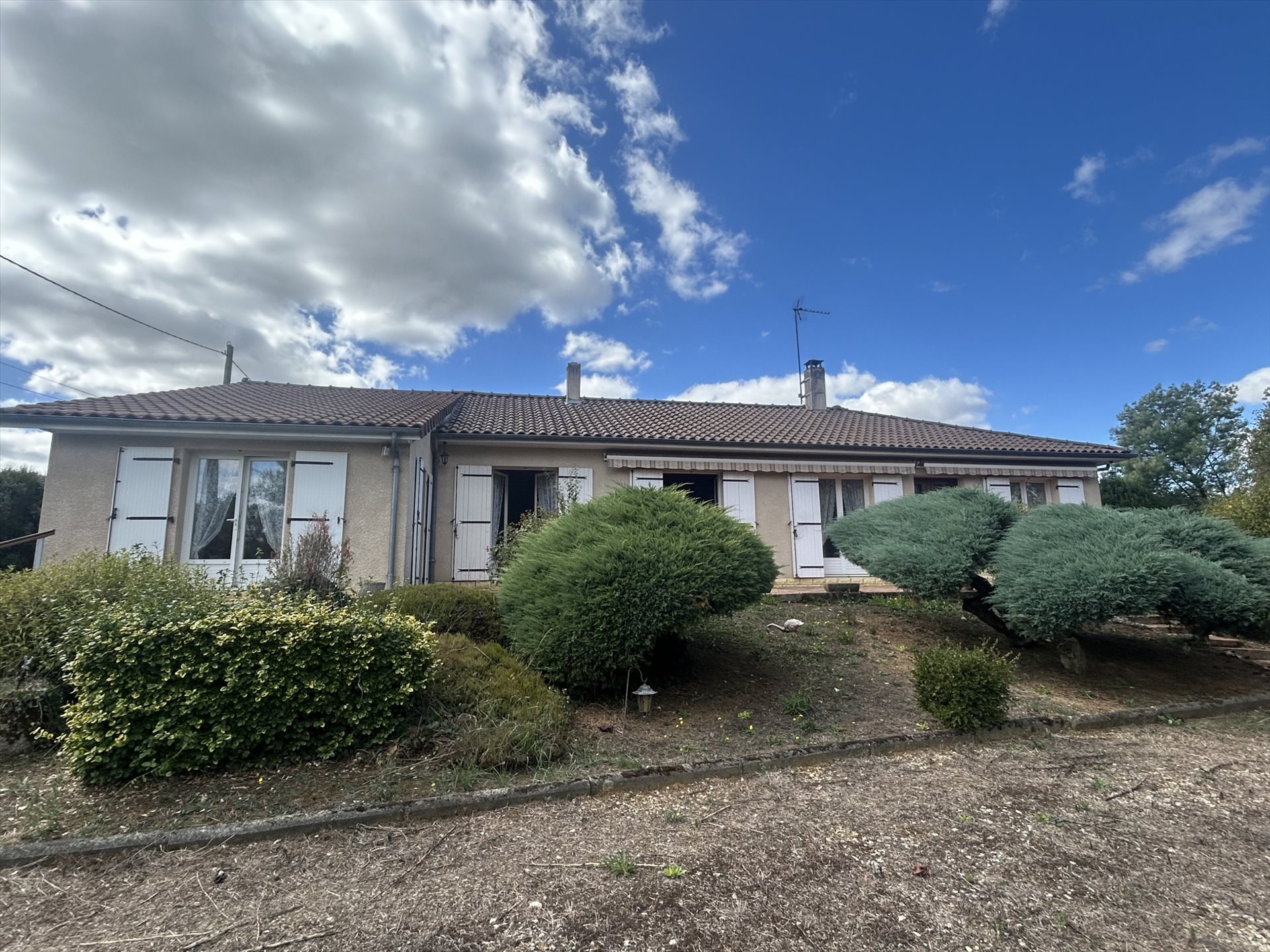 Maison à vendre, 90m², Chasseneuil-sur-Bonnieure