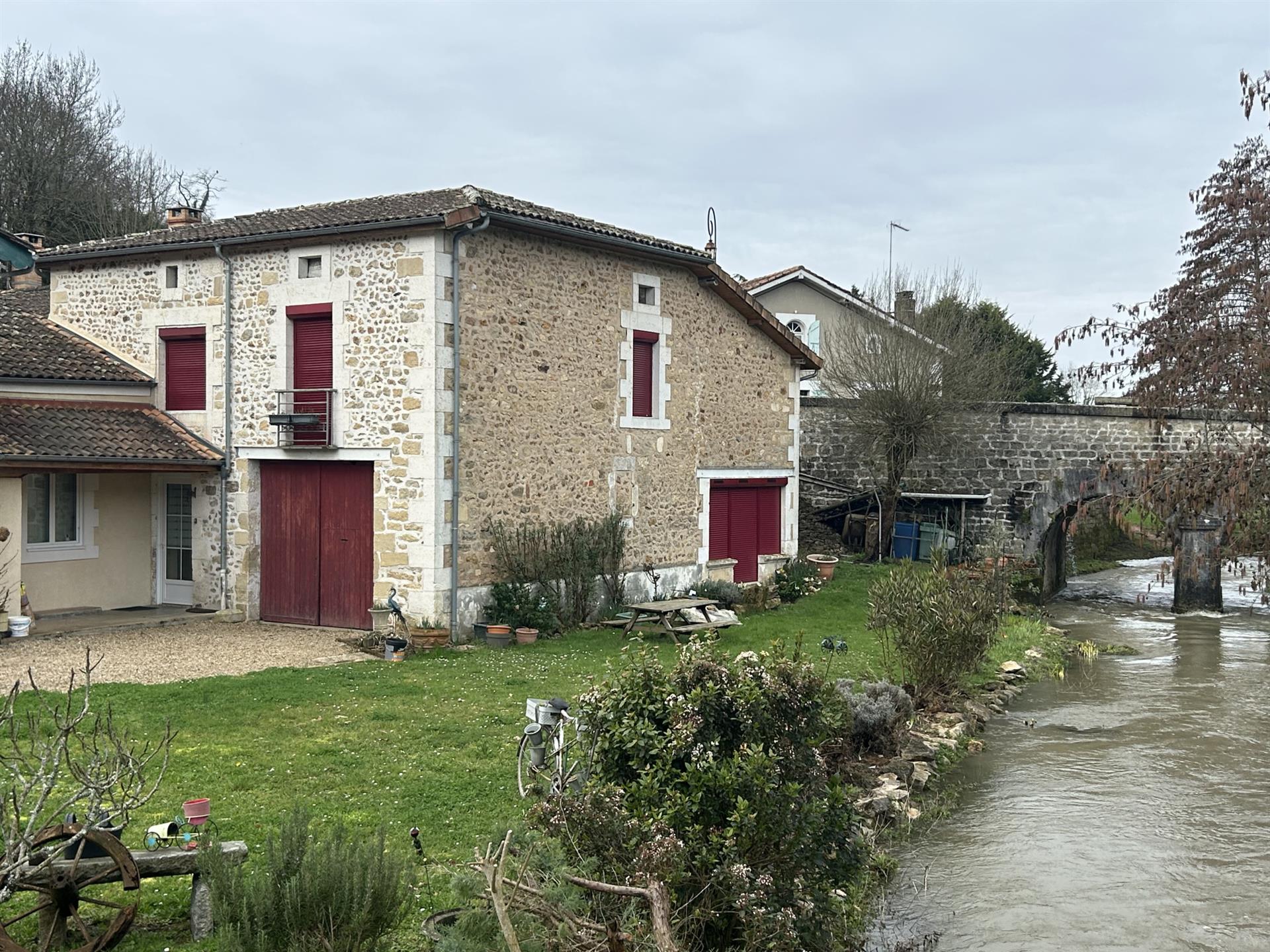 Maison à vendre, 220m², Vitrac-Saint-Vincent