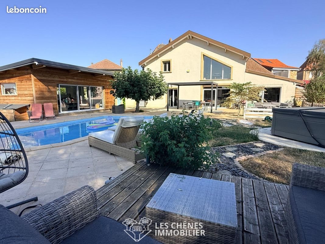 Maison à vendre, 213m², Sainte-Marie-aux-Chênes
