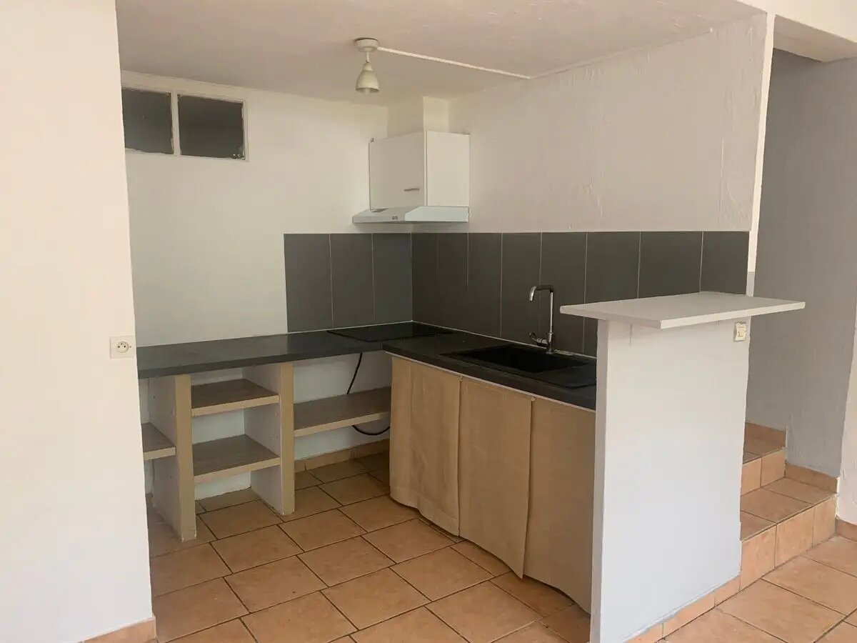 Appartement à louer, 76m², La Roquebrussanne