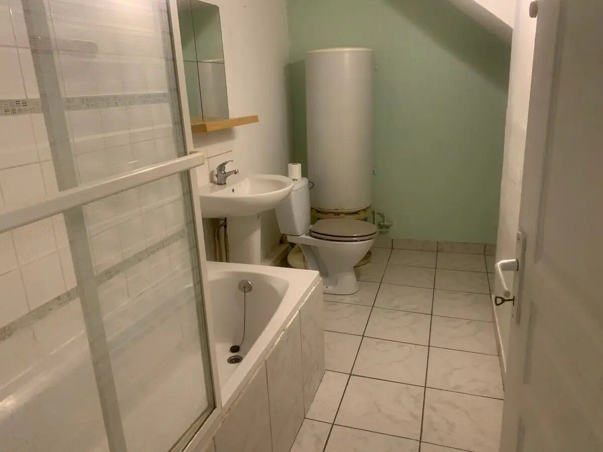 Appartement à louer, 76m², La Roquebrussanne