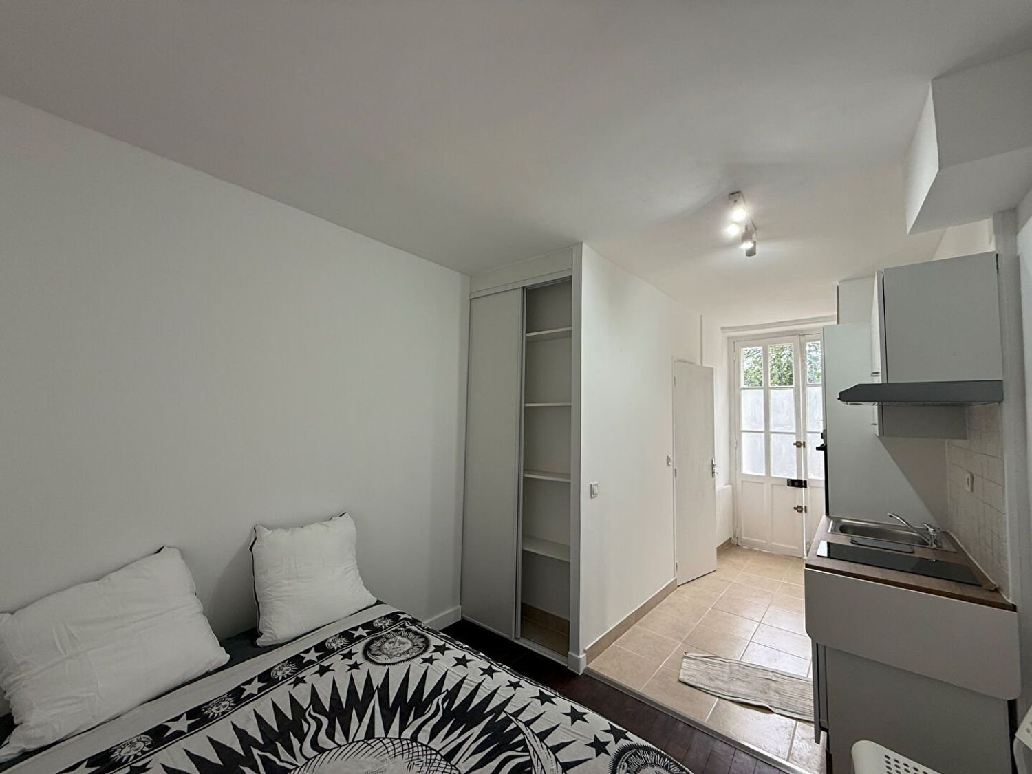 Appartement à louer, 16m², Versailles