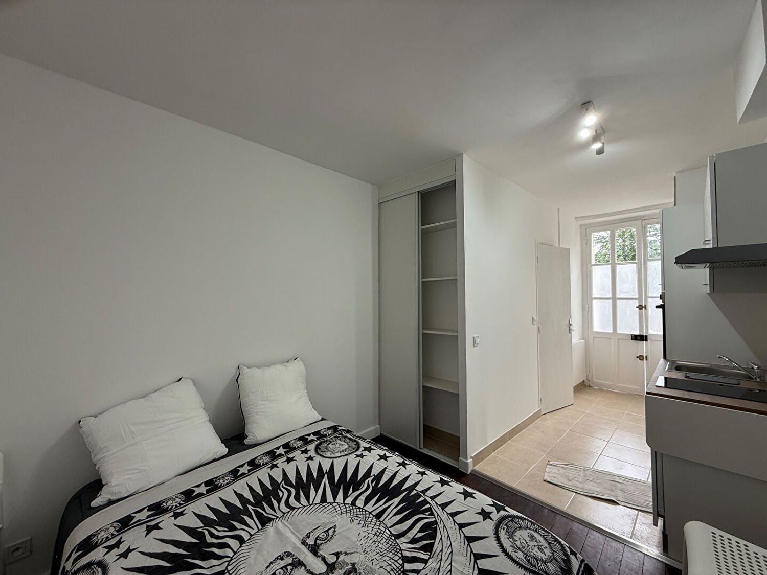 Appartement à louer, 16m², Versailles