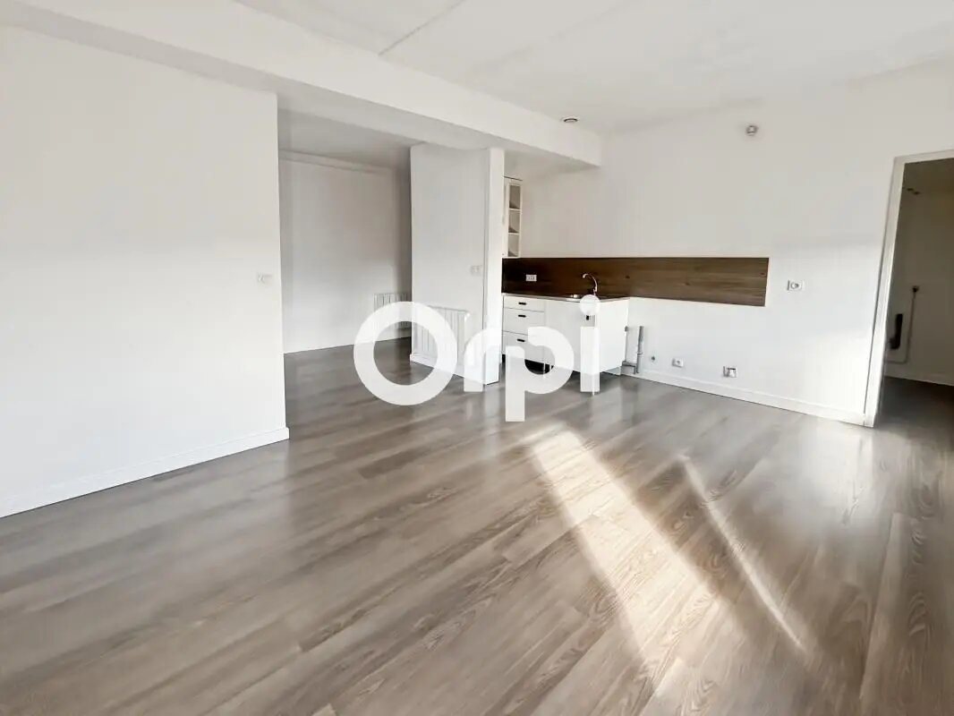 Appartement à louer, 77m², Souzy