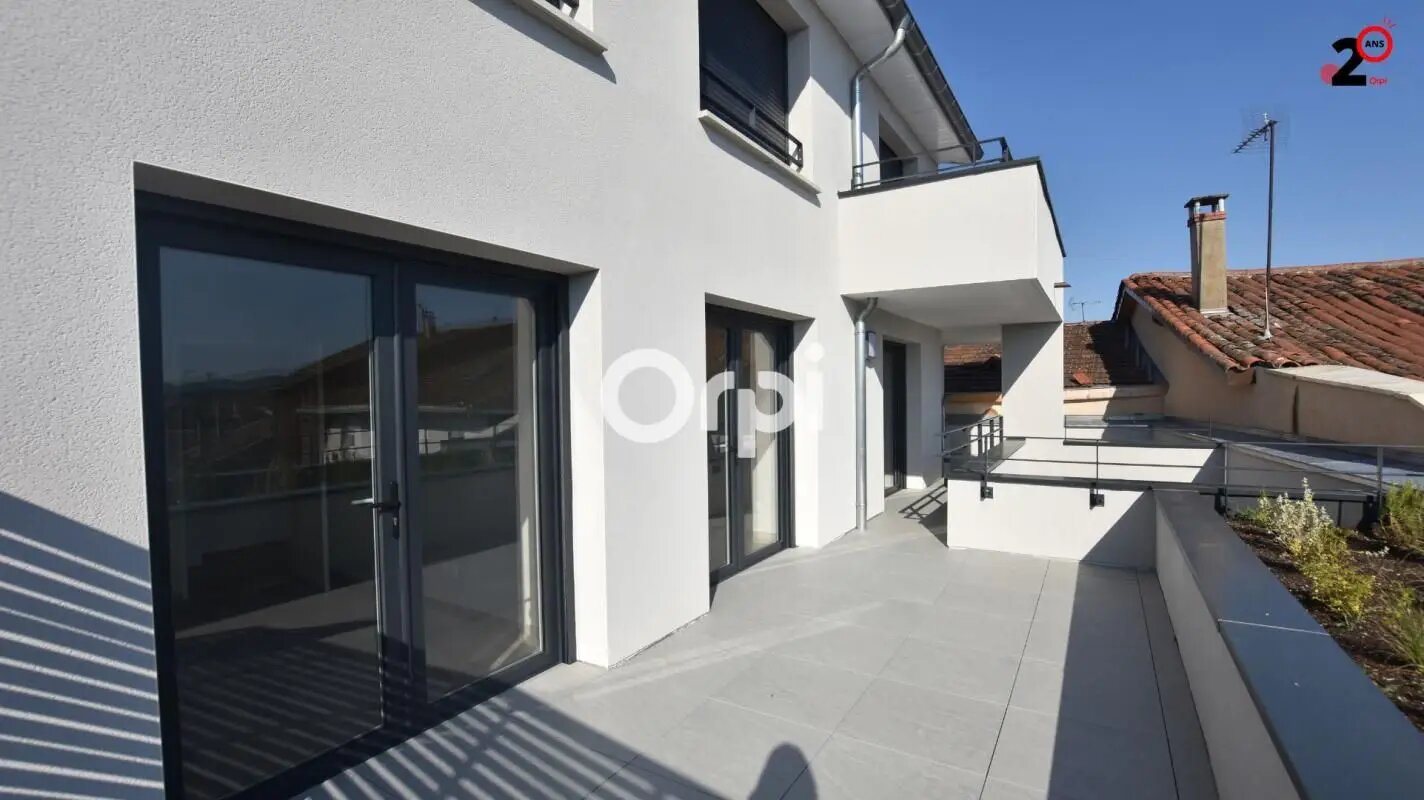 Appartement à louer, 74m², Saint-Laurent-de-Chamousset