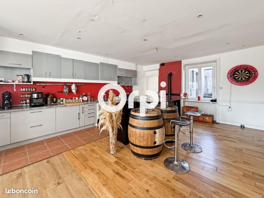 Maison à louer, 150m², Saint-Laurent-de-Chamousset