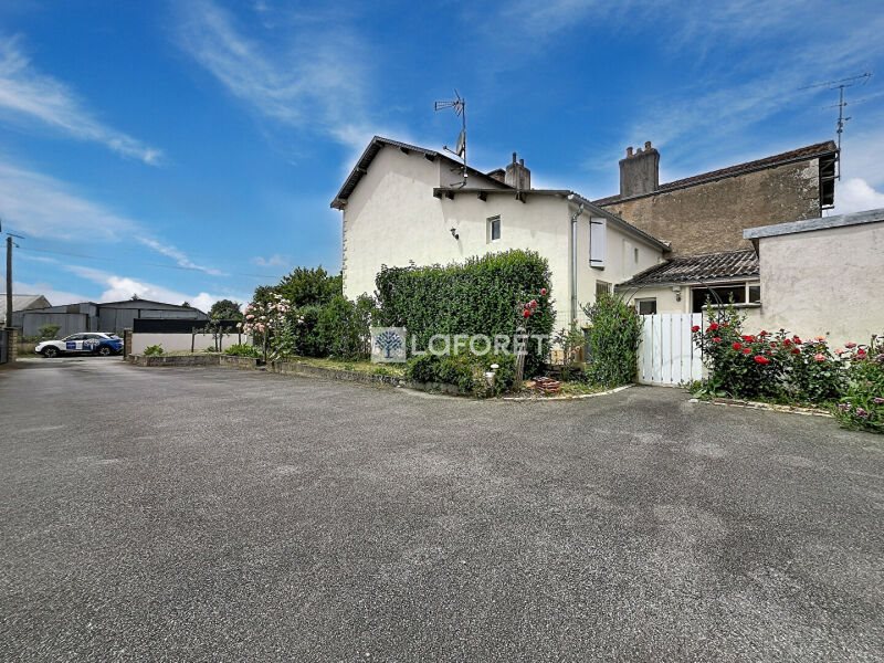 Maison à vendre, 135m², Vasles