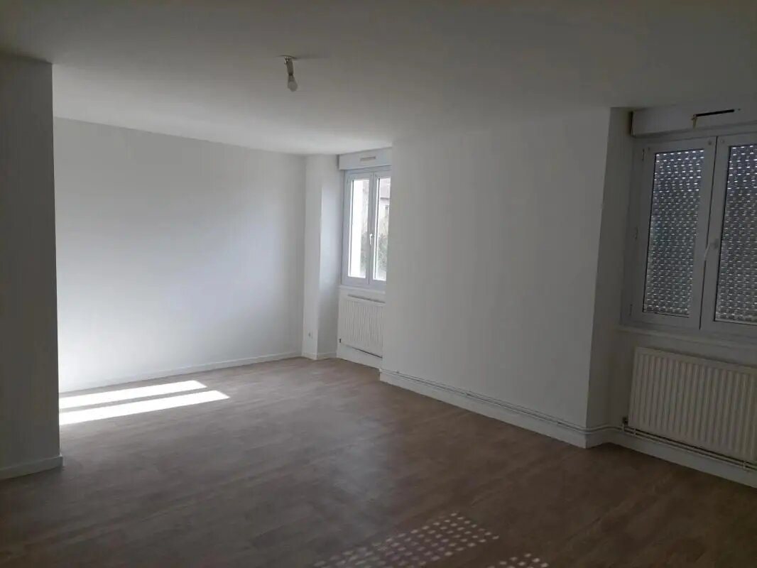 Appartement à louer, 98m², Saint-Denis-de-Cabanne