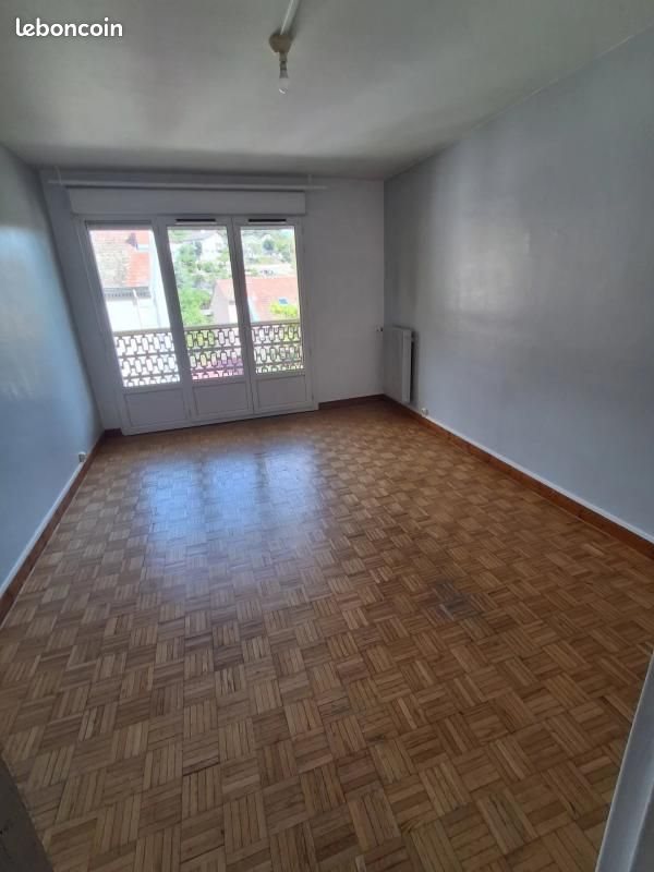 Appartement à louer, 62m², Bourg-Argental