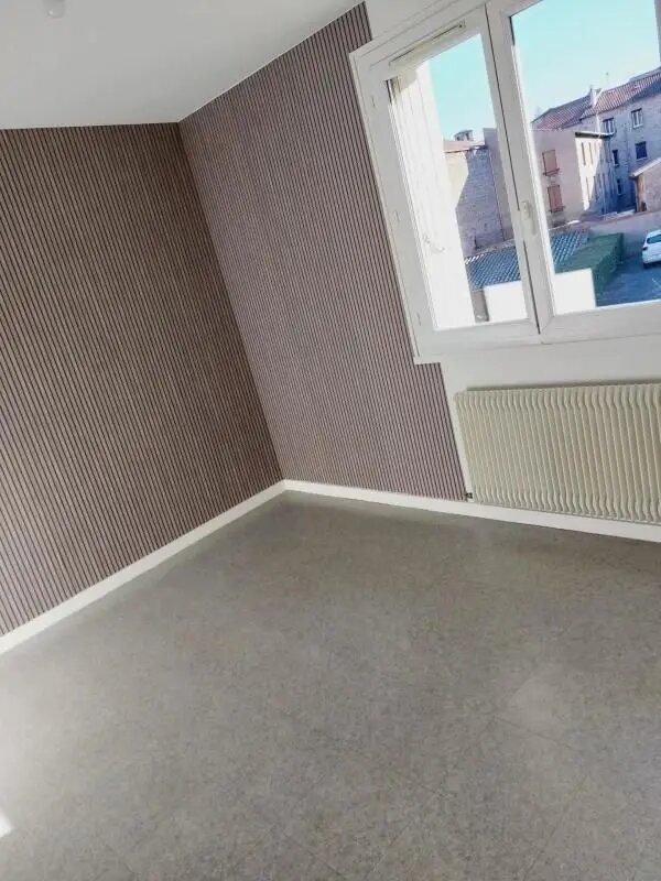Appartement à louer, 76m², Saint-Bonnet-le-Château