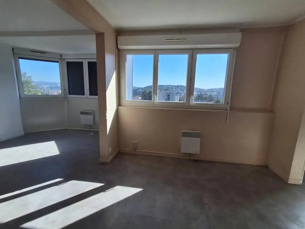 Appartement à louer, 126m², Saint-Étienne