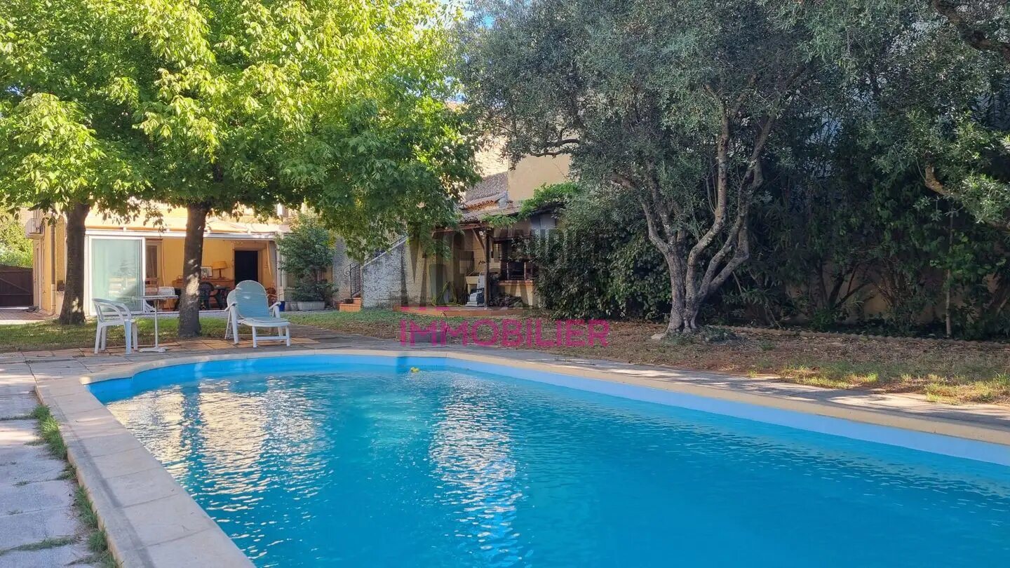 Maison à vendre, 219m², Entraigues-sur-la-Sorgue