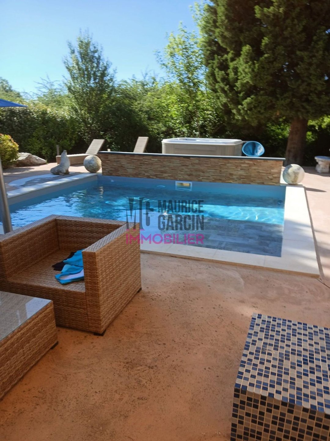 Maison à vendre, 240m², Entraigues-sur-la-Sorgue