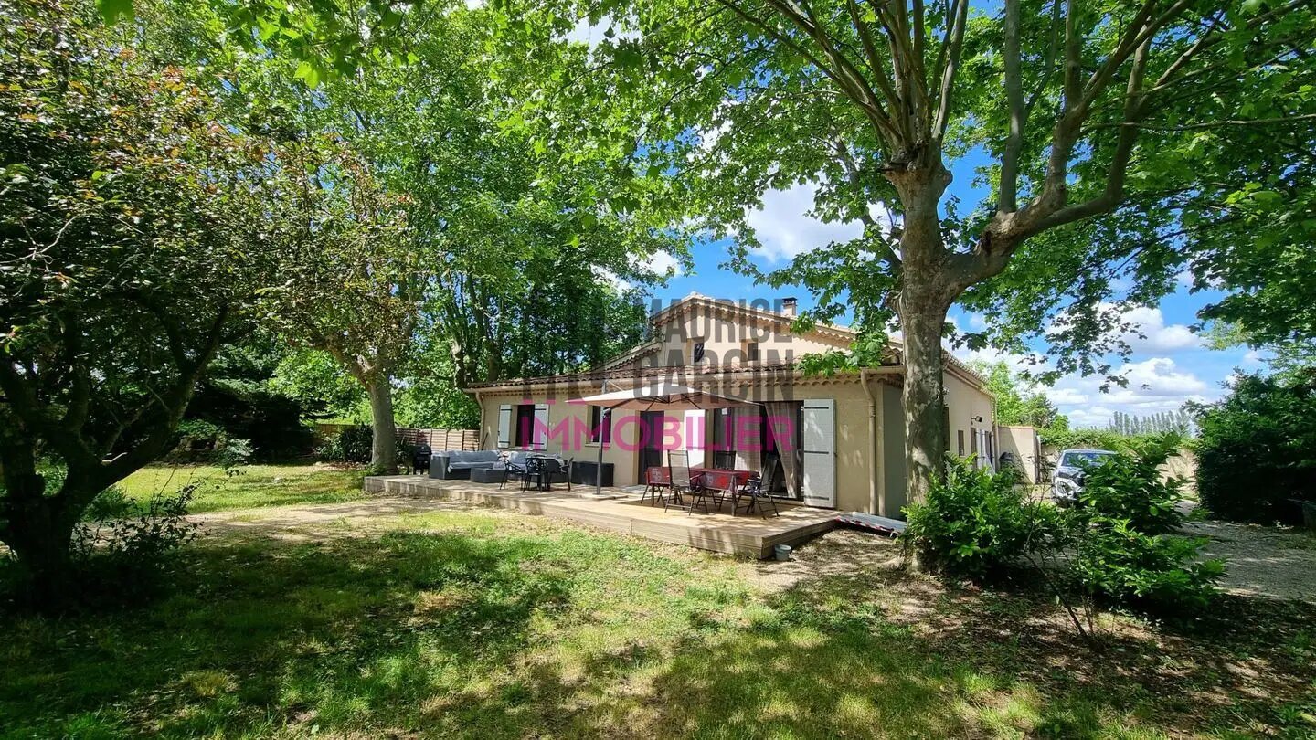 Maison à louer, 145m², Entraigues-sur-la-Sorgue