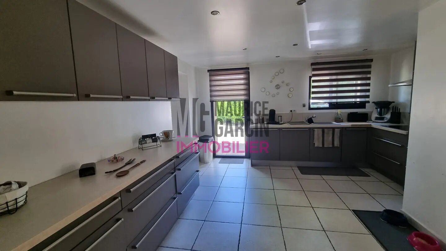 Maison à louer, 145m², Entraigues-sur-la-Sorgue