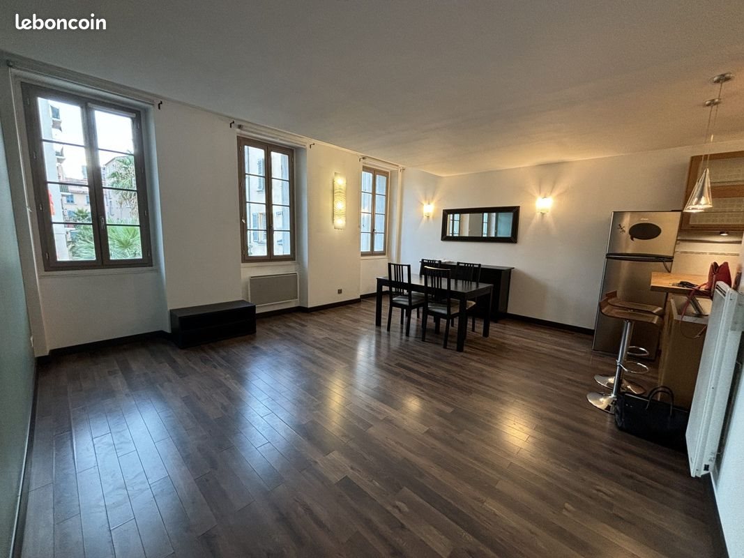 Appartement à louer, 63m², Toulon