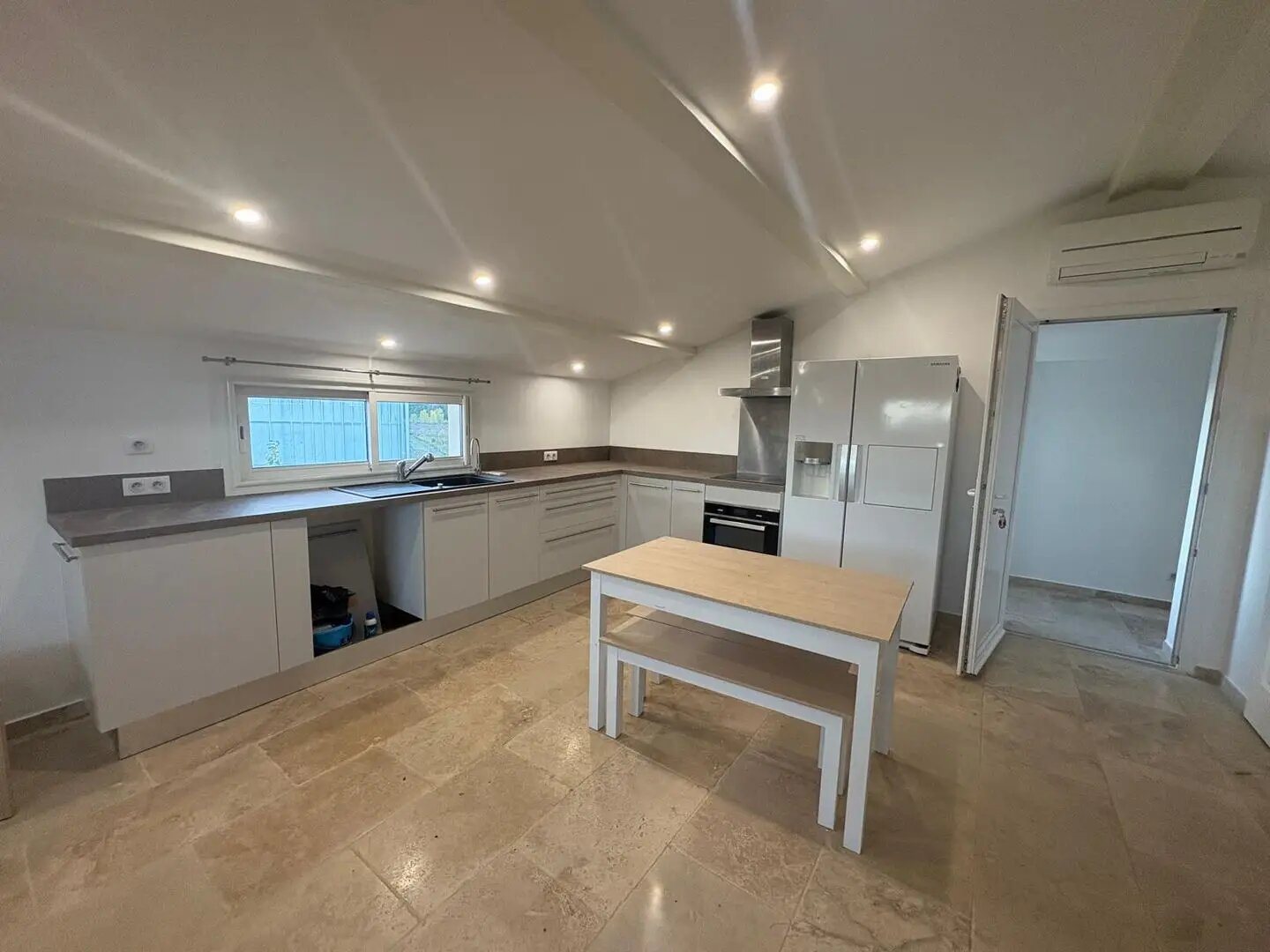 Appartement à louer, 55m², Eyguières