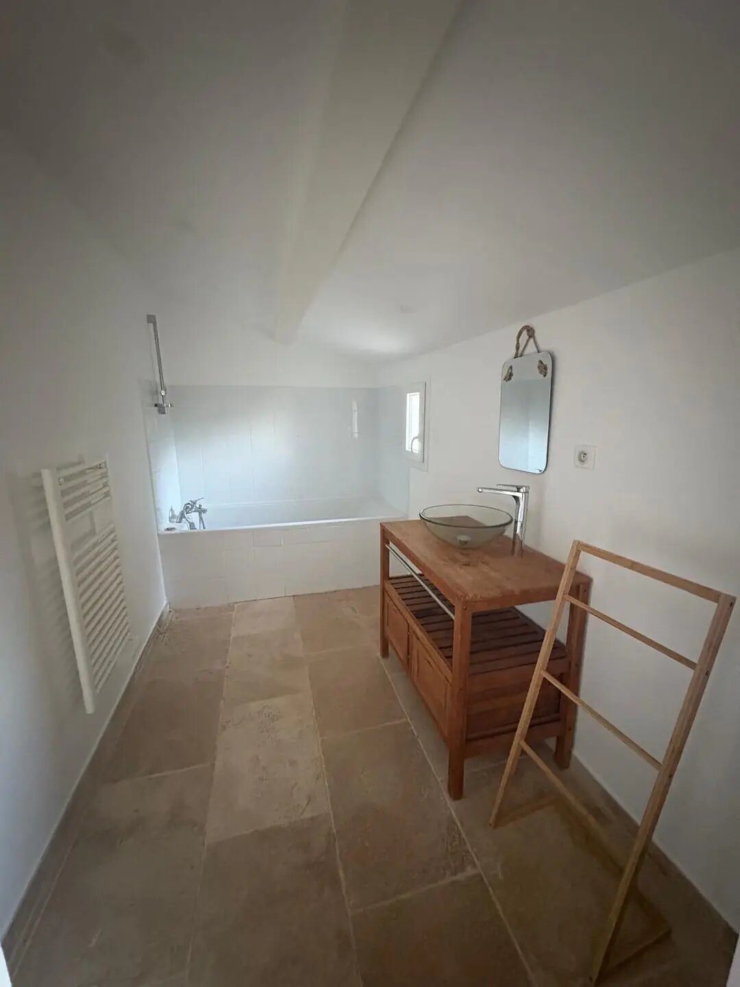 Appartement à louer, 55m², Eyguières