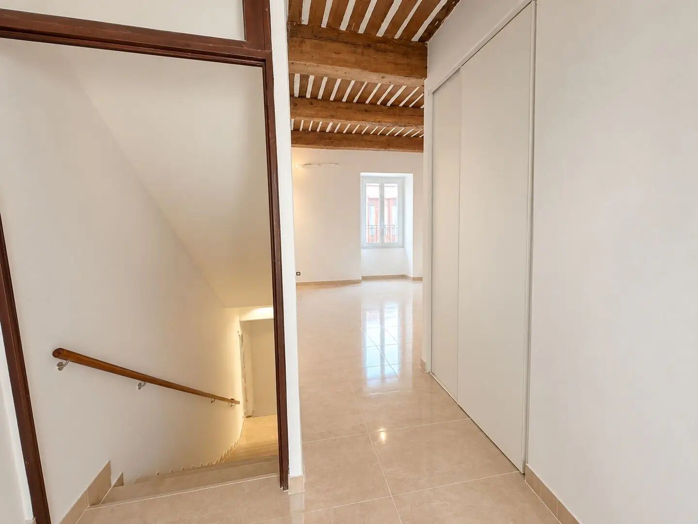 Maison à louer, 90m², Eyguières