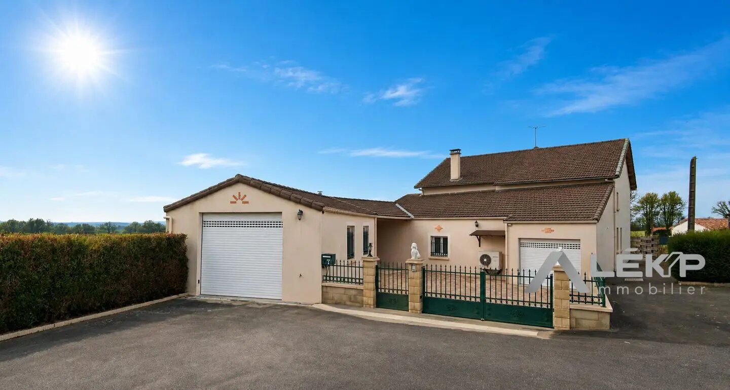Maison à vendre, 160m², Saint-Amand-sur-Sèvre