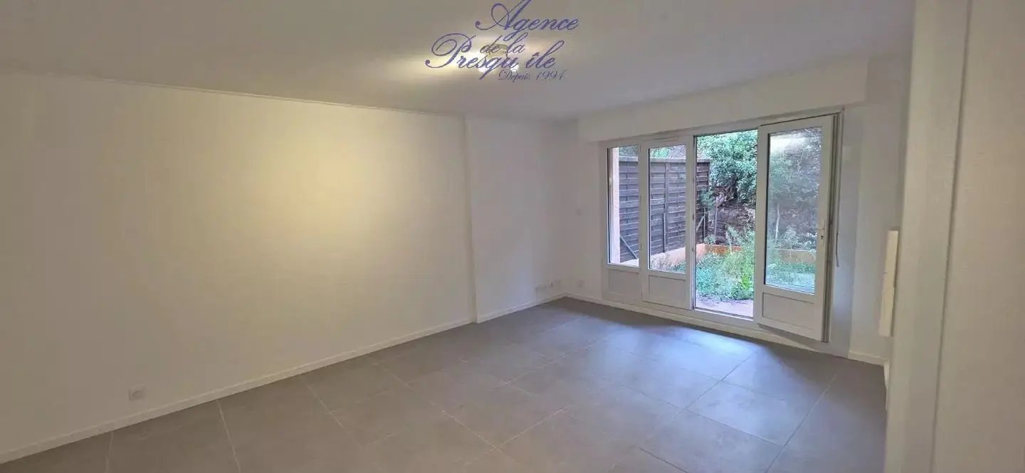 Appartement à louer, 2m², Hyères