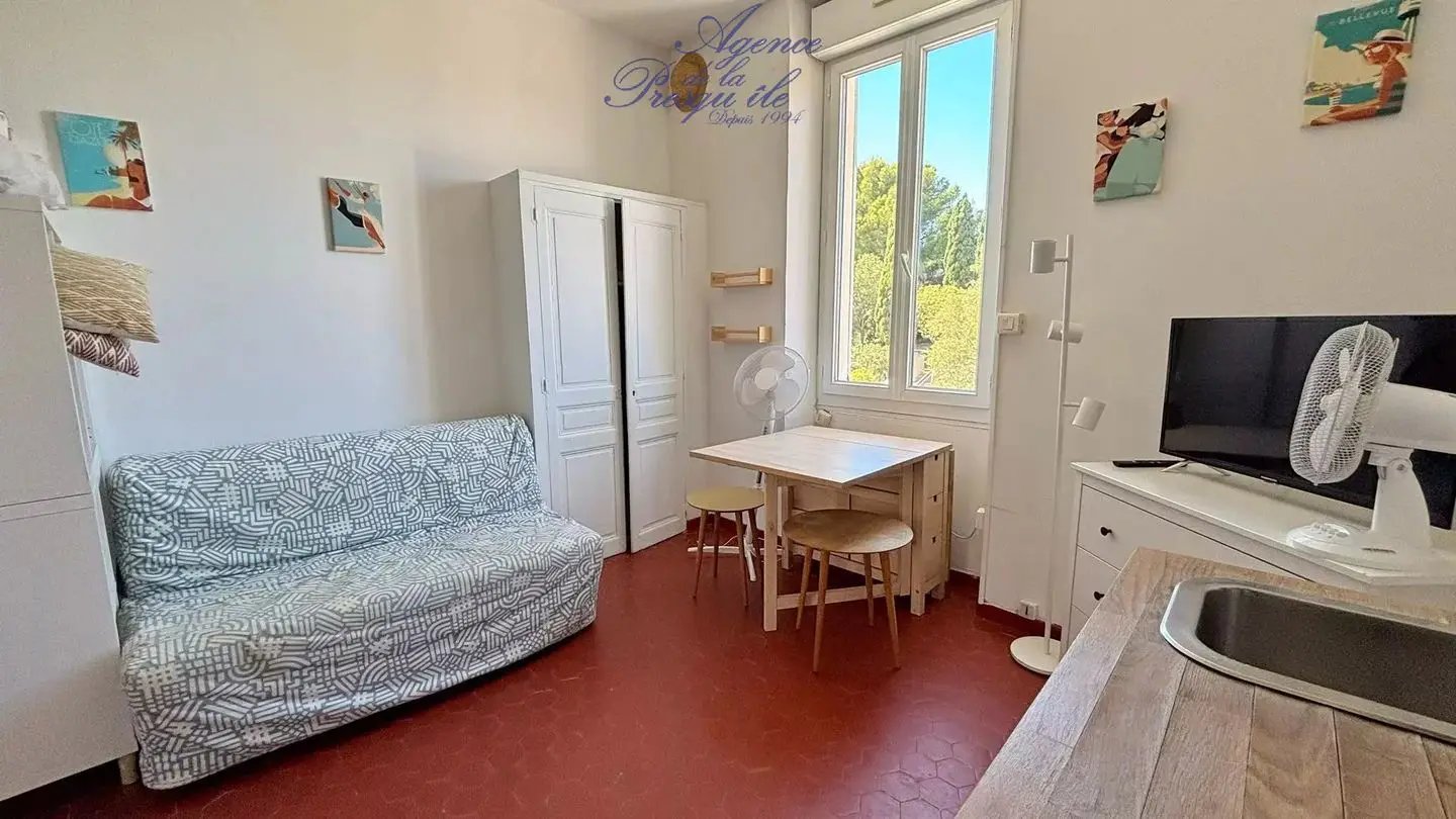 Appartement à louer, 2m², Hyères