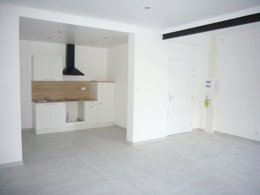 Appartement à louer, 56m², Corneilhan