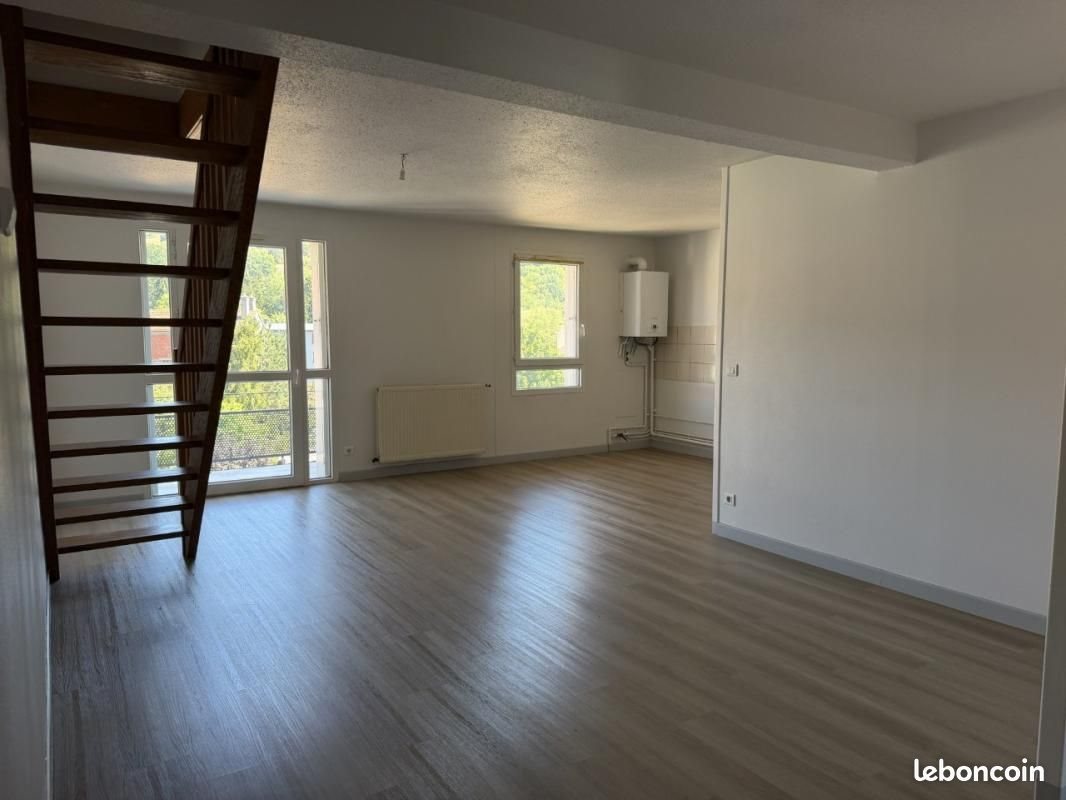 Appartement à louer, 83m², Aurillac
