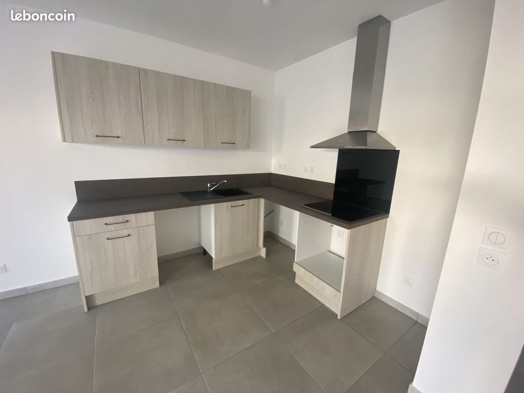 Maison à louer, 86m², Mireval
