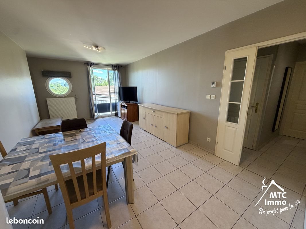 Appartement à vendre, 47m², Pont-de-Chéruy