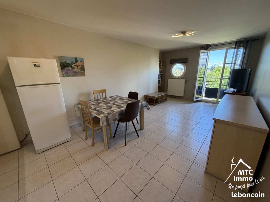 Appartement à vendre, 47m², Pont-de-Chéruy