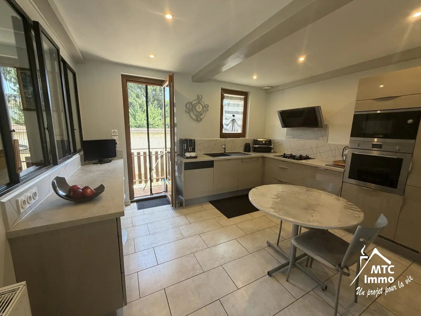 Maison à vendre, 122m², Loyettes