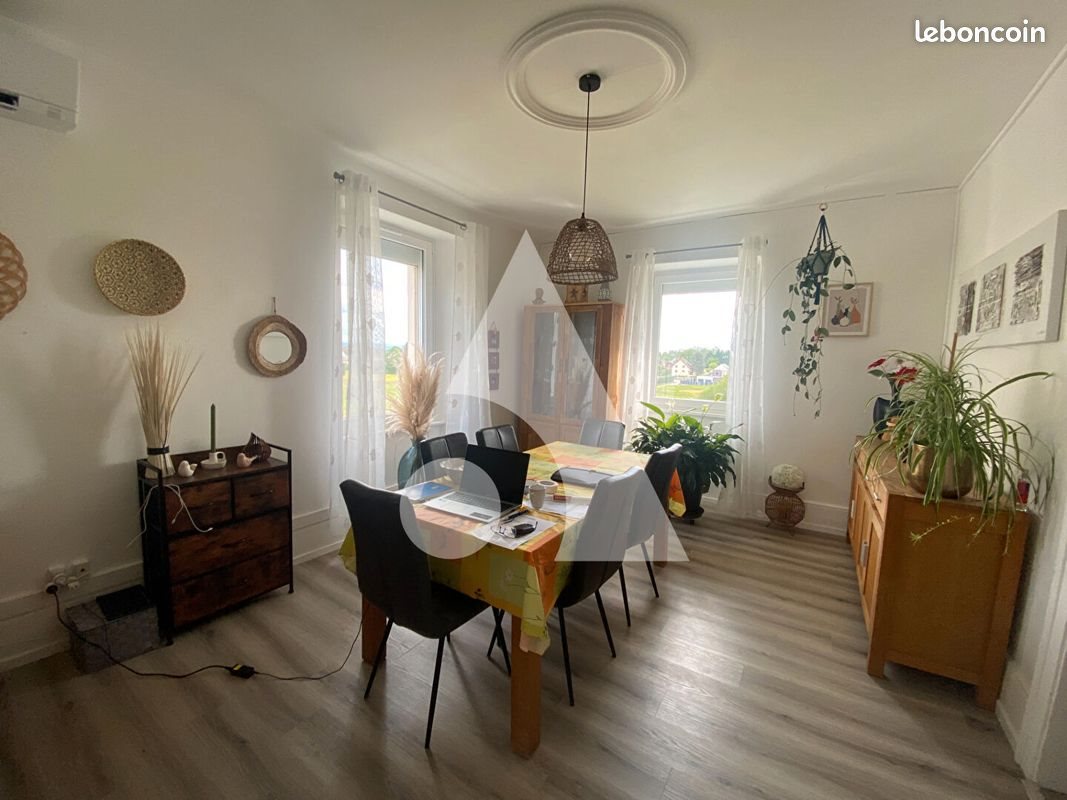 Appartement à louer, 92m², Vézelois