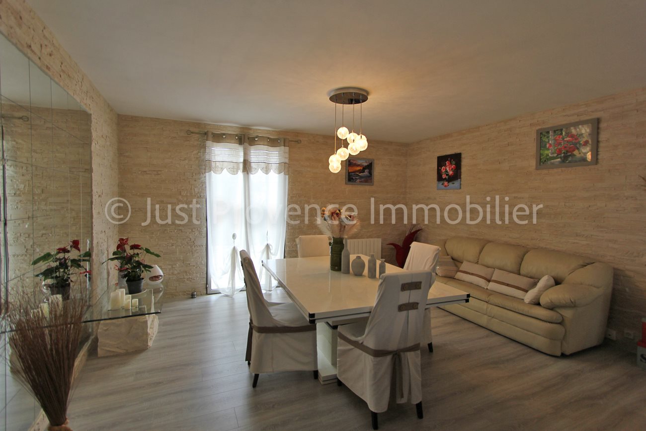 Maison à vendre, 142m², Caromb