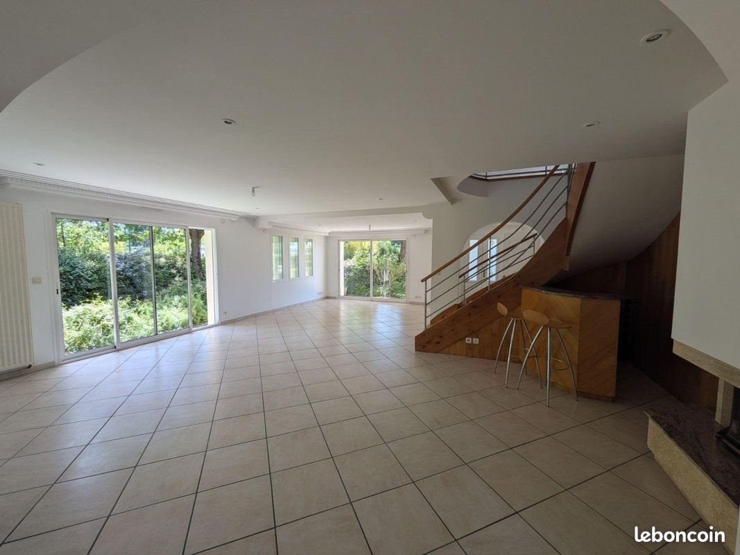 Maison à louer, 220m², Pont-Péan