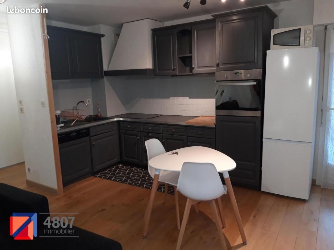 Appartement à louer, 64m², Thyez