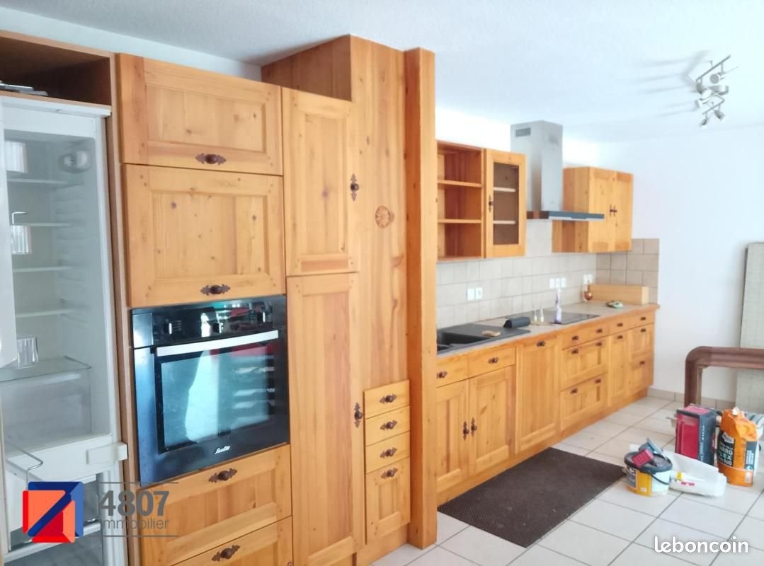 Appartement à louer, 65m², Thyez