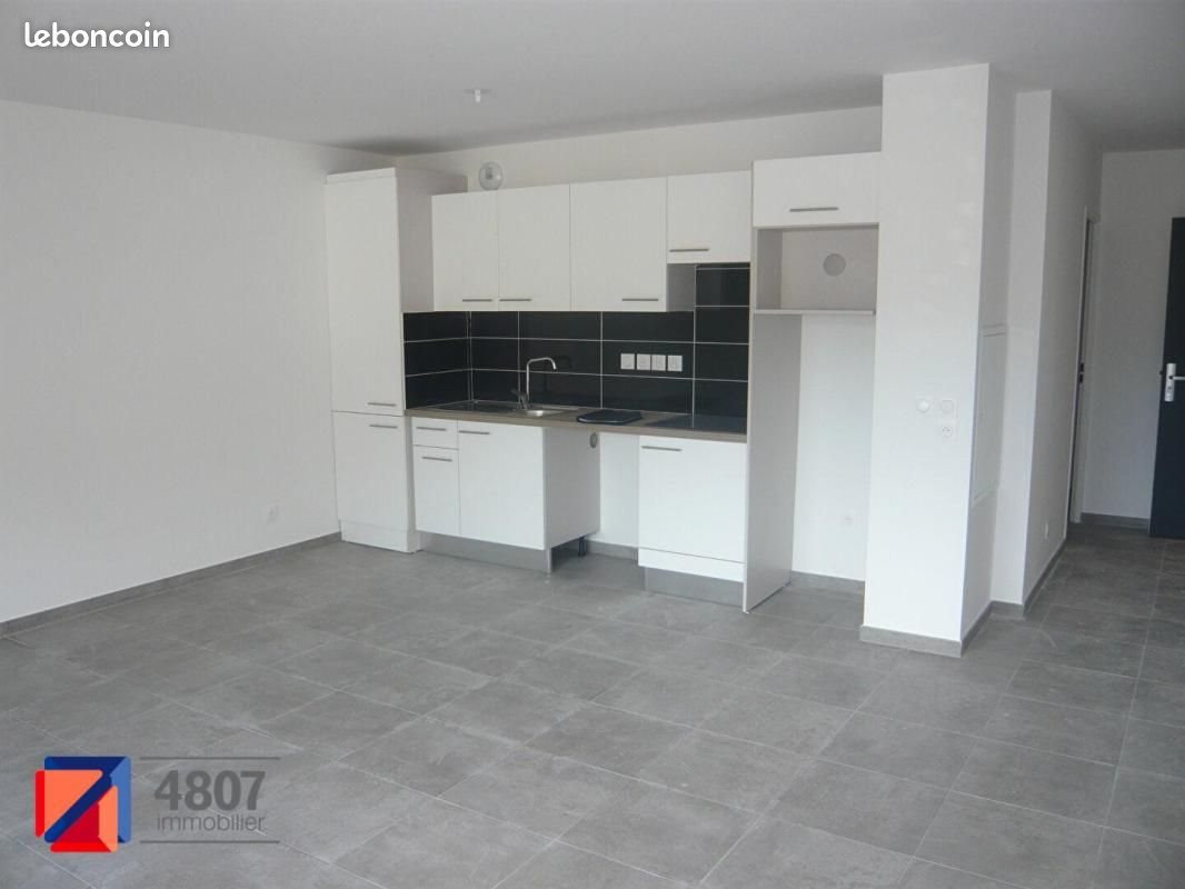 Appartement à louer, 65m², Thyez