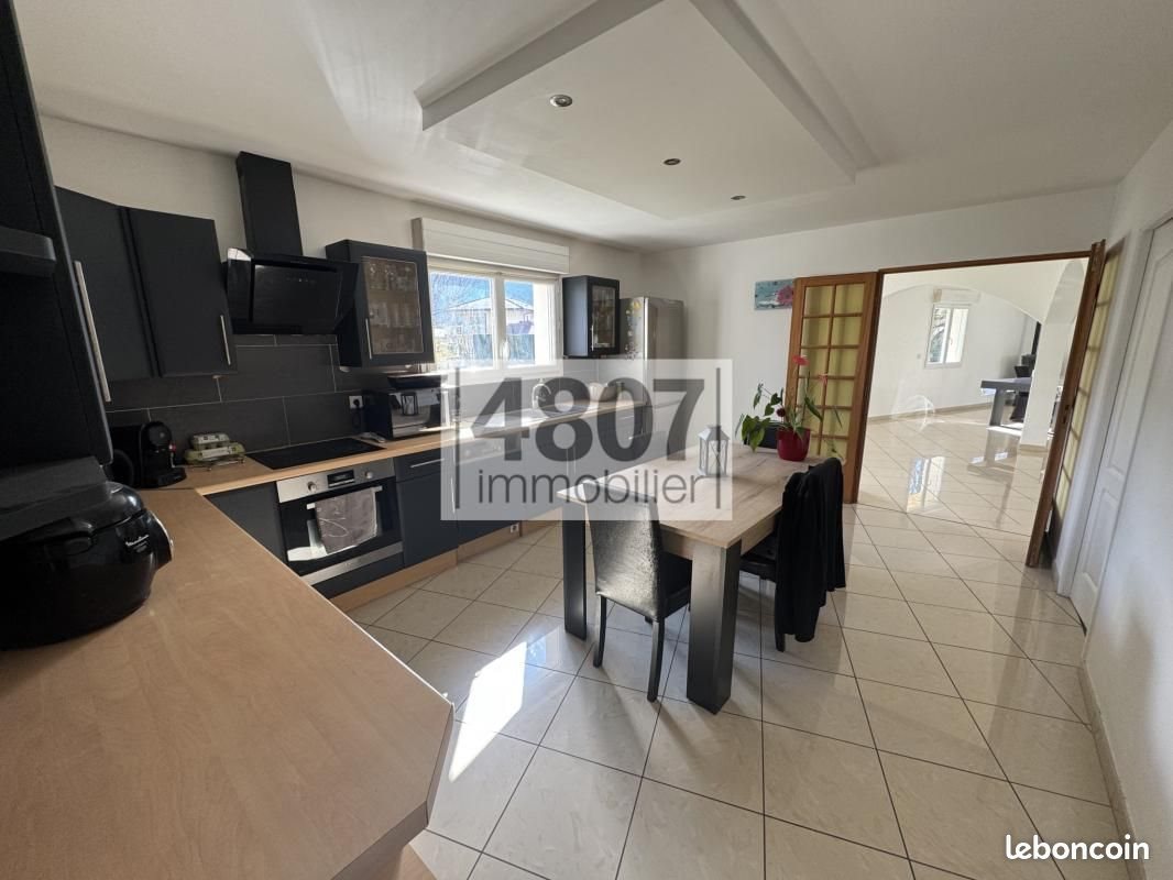 Maison à vendre, 162m², Thyez