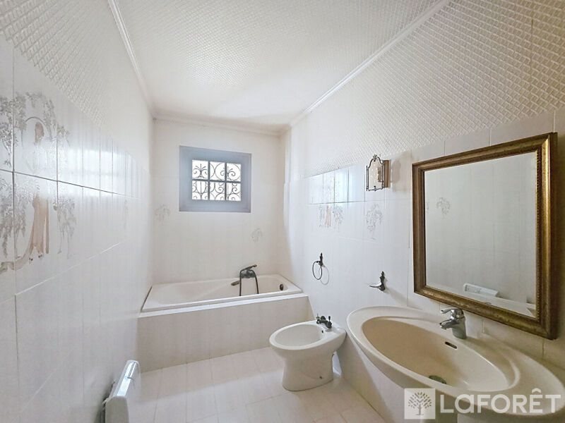 Maison à vendre, 120m², Corneilhan