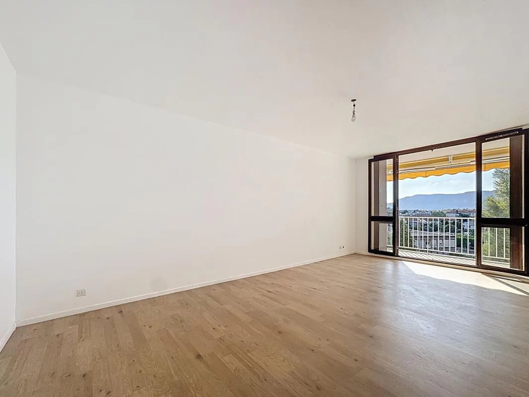 Appartement à louer, 79m², Bourg-lès-Valence