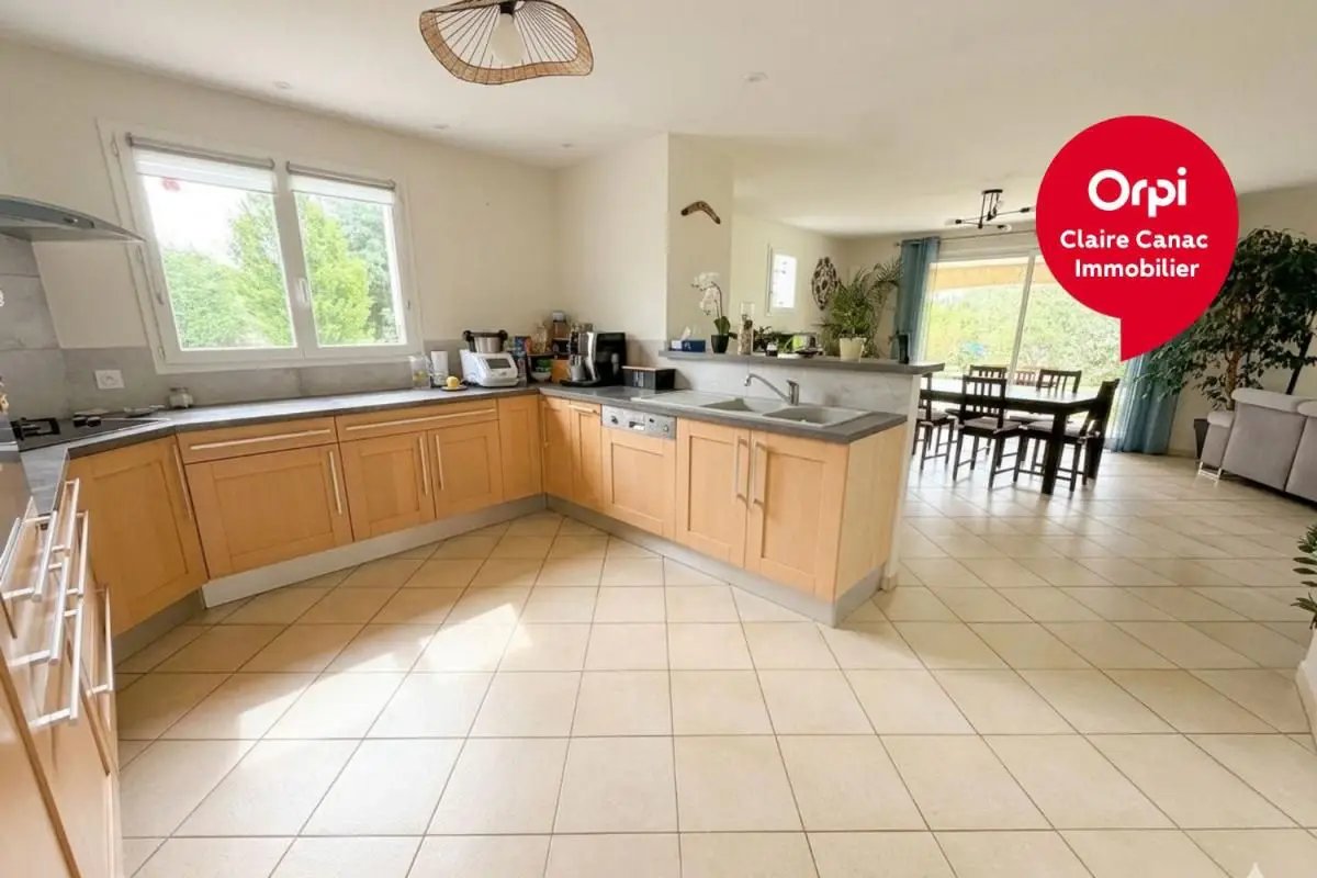 Maison à vendre, 160m², Ambres