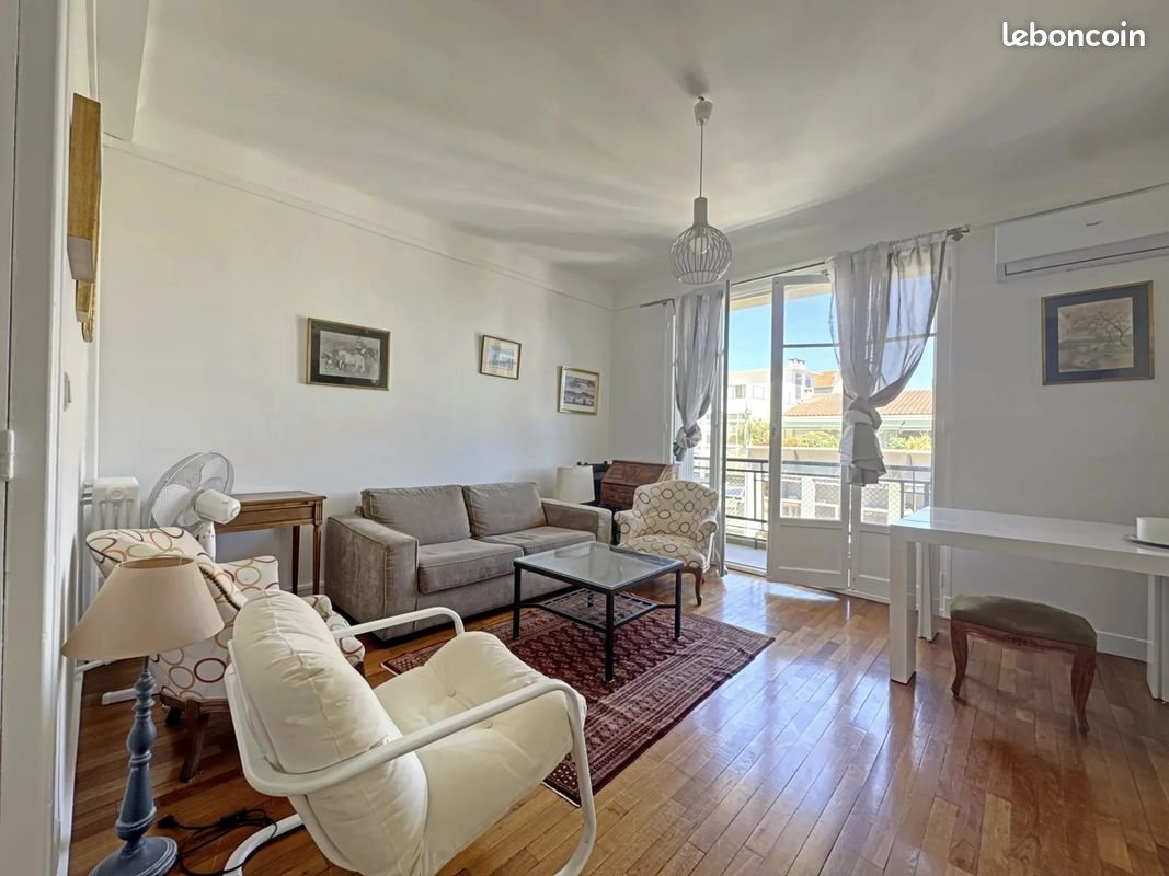 Appartement à louer, 52m², Marseille 8ème